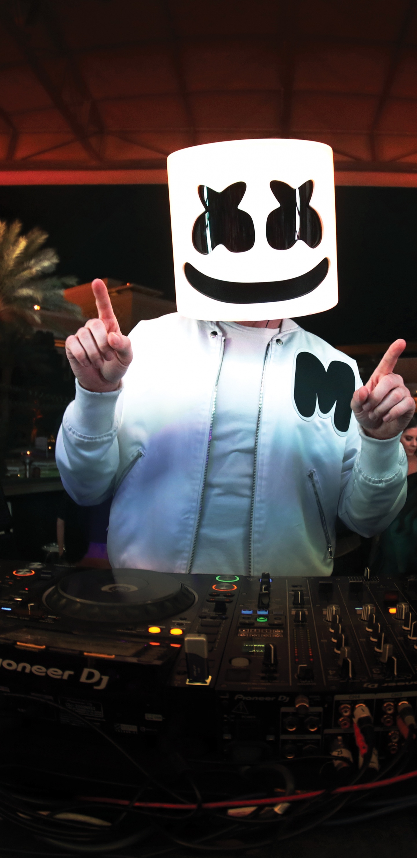 Soundcloud, Manche, Geste, Divertissement, Doigt. Wallpaper in 1440x2960 Resolution