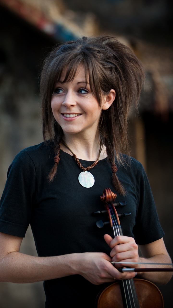 Lindsey Stirling, Lächeln, Musiker, Musik, Portrait. Wallpaper in 720x1280 Resolution