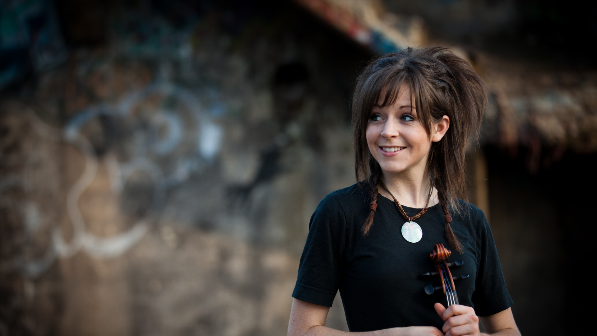 Lindsey Stirling, Sonrisa, Músico, Sica, Retrato. Wallpaper in 1920x1080 Resolution