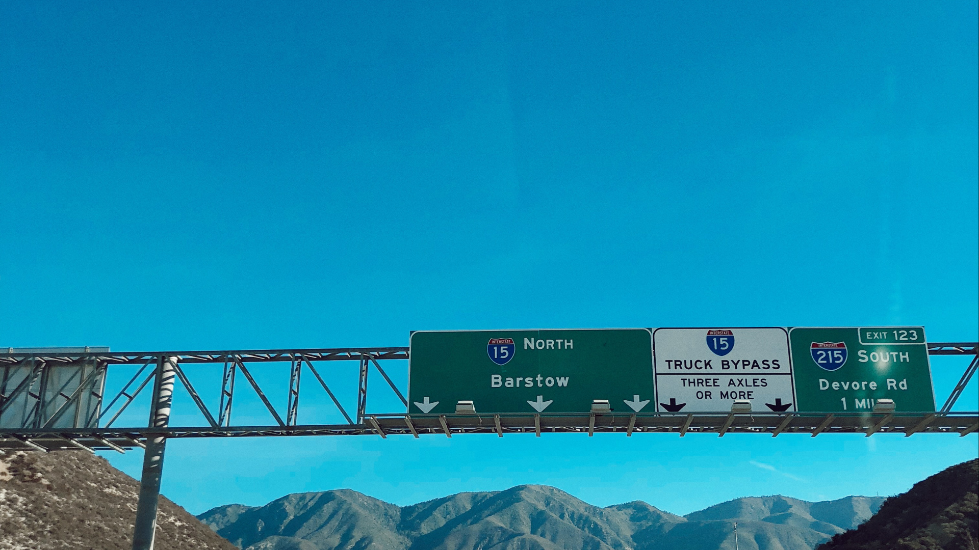 Carretera, Azul, la Superficie de la Carretera, Las Formaciones Montañosas, Asfalto. Wallpaper in 1920x1080 Resolution