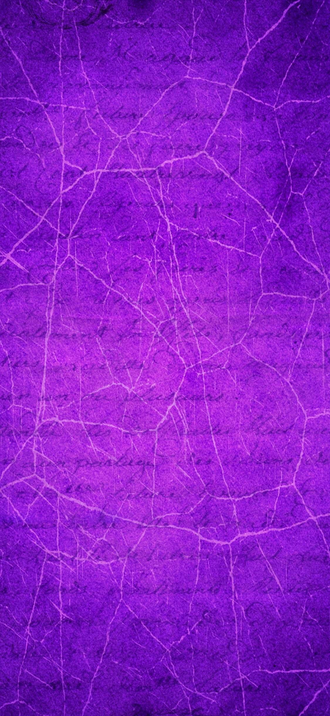 Textile Violet et Noir en Photographie Rapprochée. Wallpaper in 1125x2436 Resolution