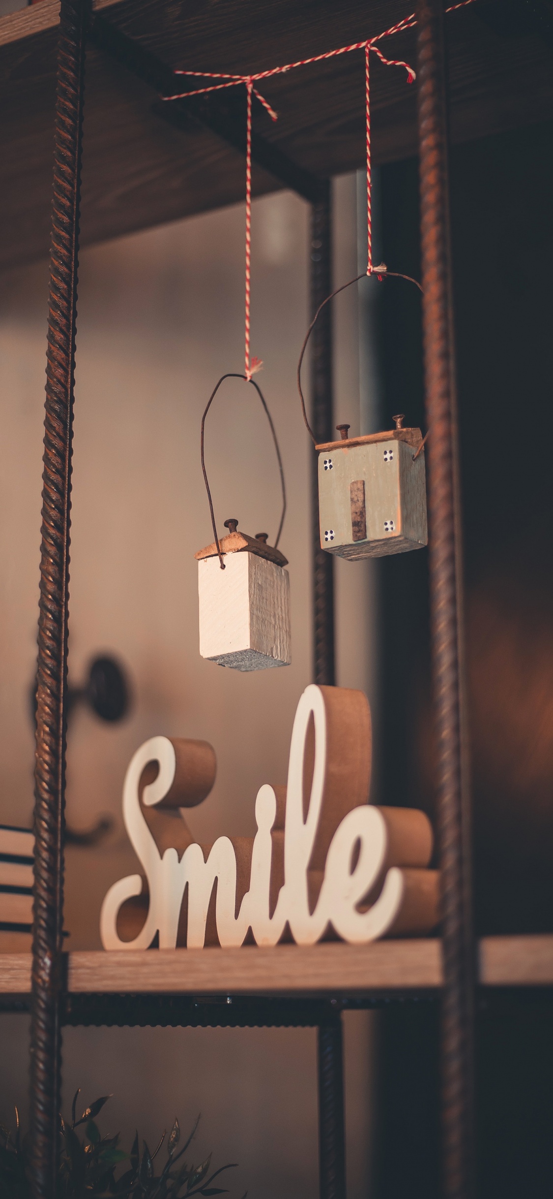 Sourire Mot, Fer, Métal, Propriété Des Matériaux, Électricité. Wallpaper in 1125x2436 Resolution