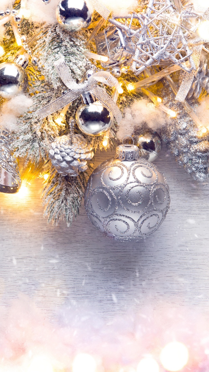 Christmas Day, Fashion Accessory, Christmas Ornament, Crystal, Interior Design. Wallpaper in 720x1280 Resolution
