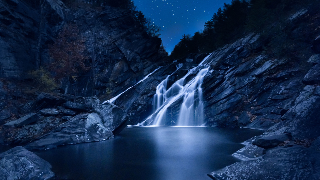 Waterfalls on Rocky Mountain During Daytime. Wallpaper in 1280x720 Resolution