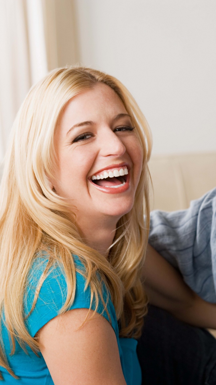 Lächeln, Lachen, Spaß, Frau, Mensch. Wallpaper in 720x1280 Resolution