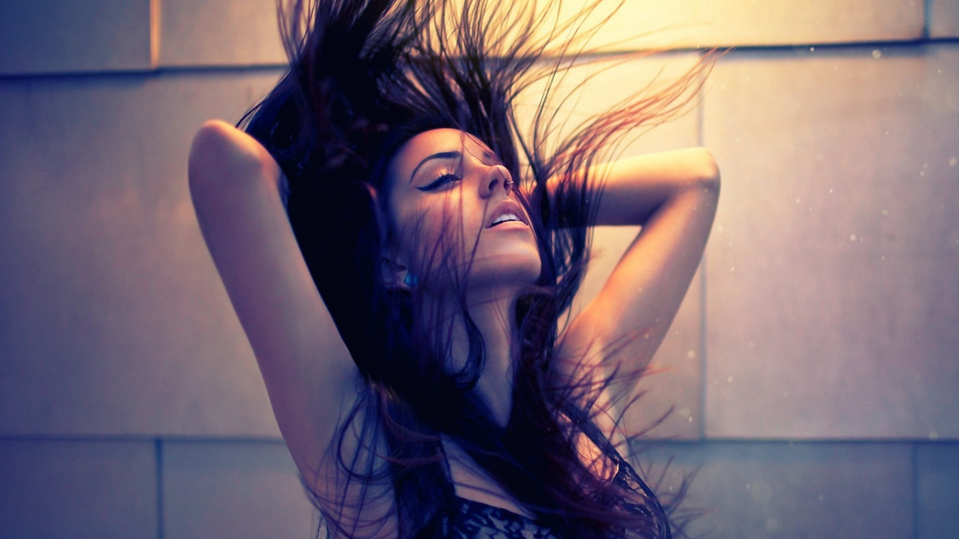 Hair, Blue, Beauty, Hairstyle, Long Hair. Wallpaper in 1366x768 Resolution