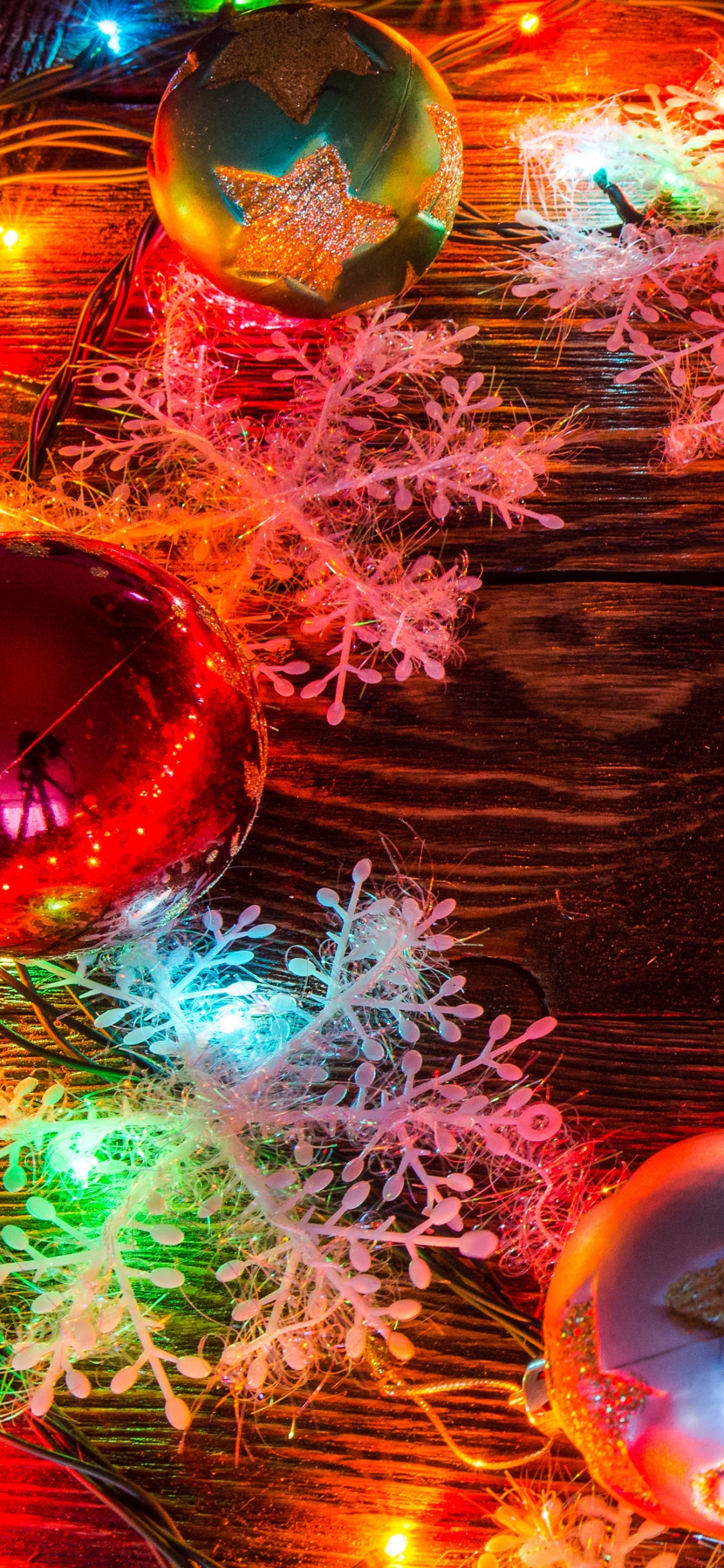 New Year, Christmas Day, Christmas Ornament, Christmas Lights, Event. Wallpaper in 1125x2436 Resolution