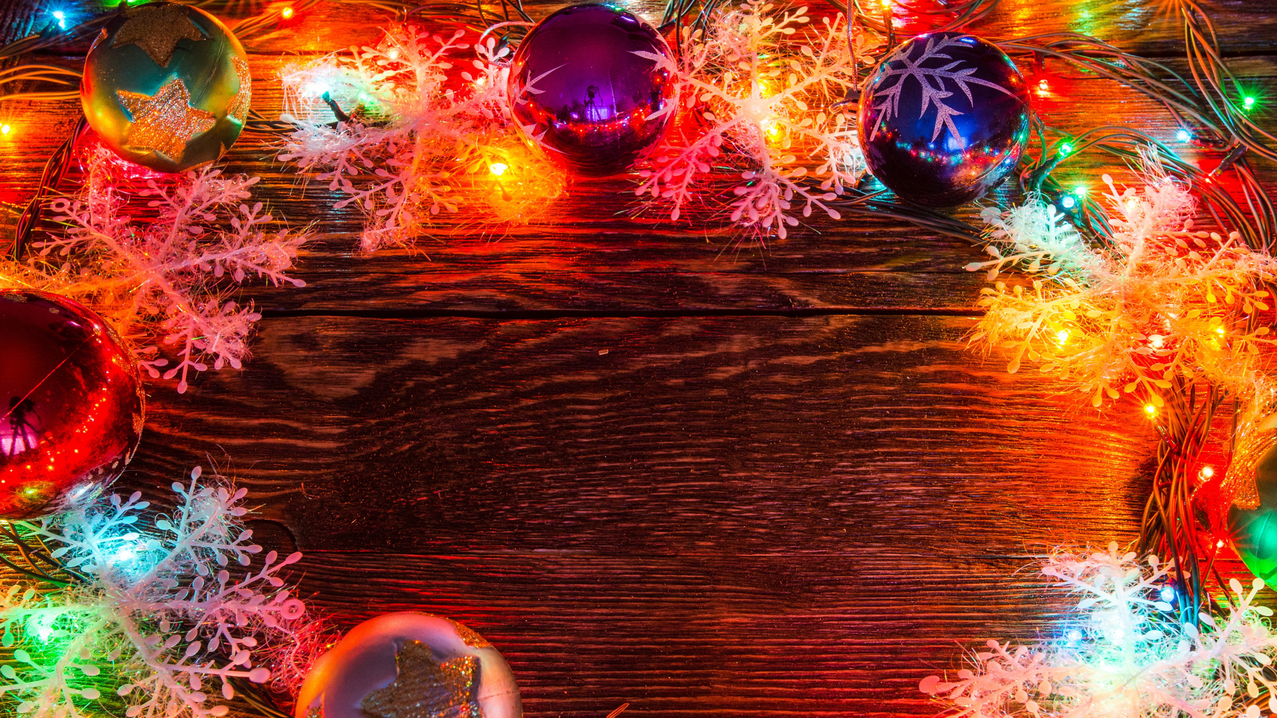 New Year, Christmas Day, Christmas Ornament, Christmas Lights, Event. Wallpaper in 2560x1440 Resolution