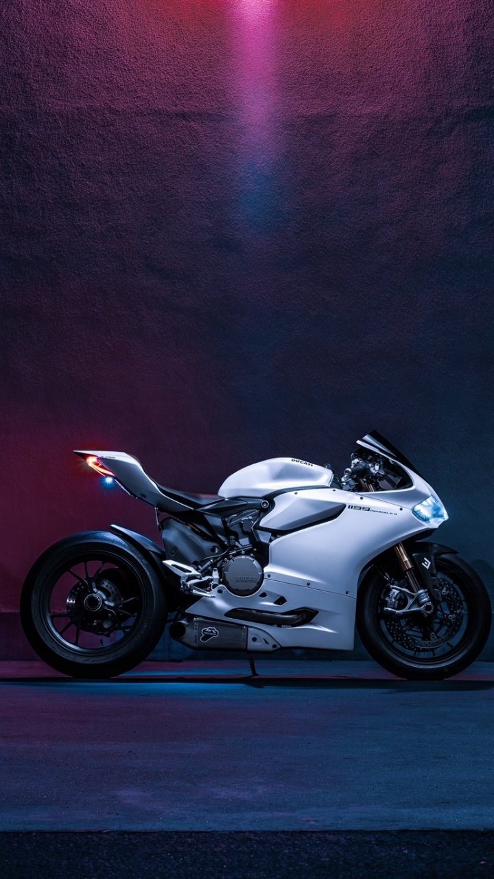 Vélo de Sport Blanc et Noir. Wallpaper in 720x1280 Resolution