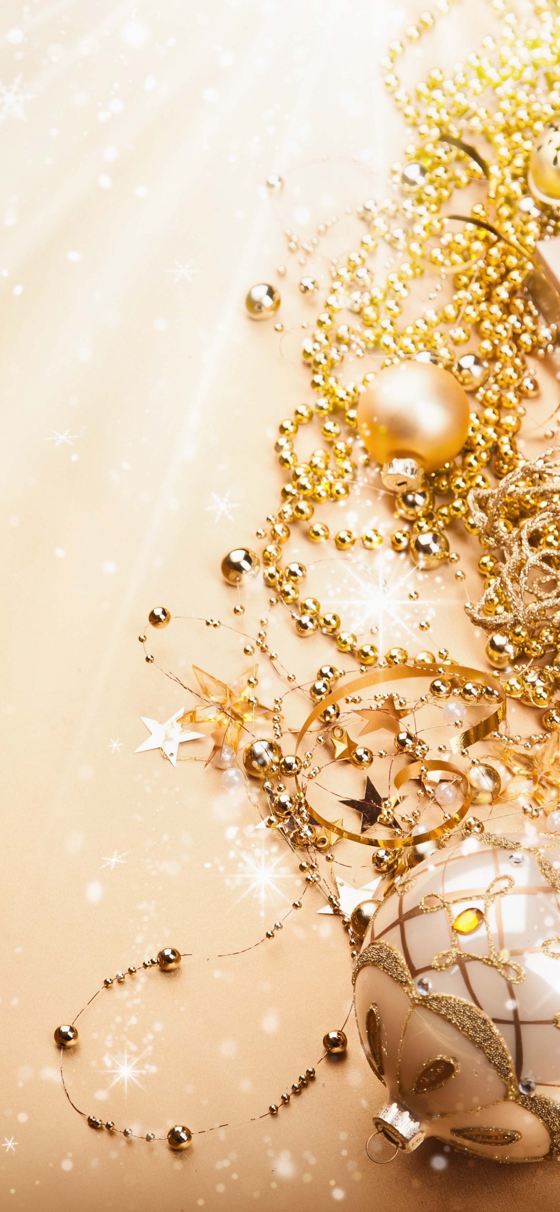 Christmas Decoration, Santa Claus, New Year, Ded Moroz, Christmas. Wallpaper in 1125x2436 Resolution