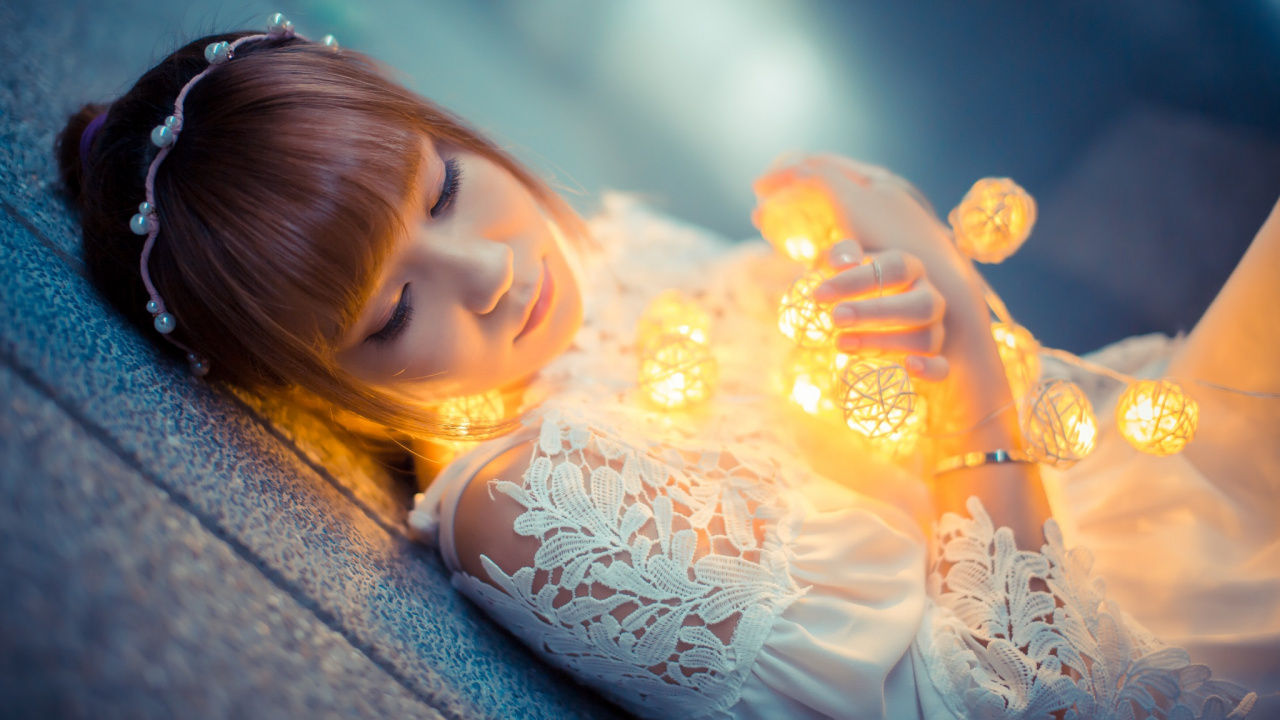 Lumière, Jaune, Beauté, Amusement, Robe. Wallpaper in 1280x720 Resolution