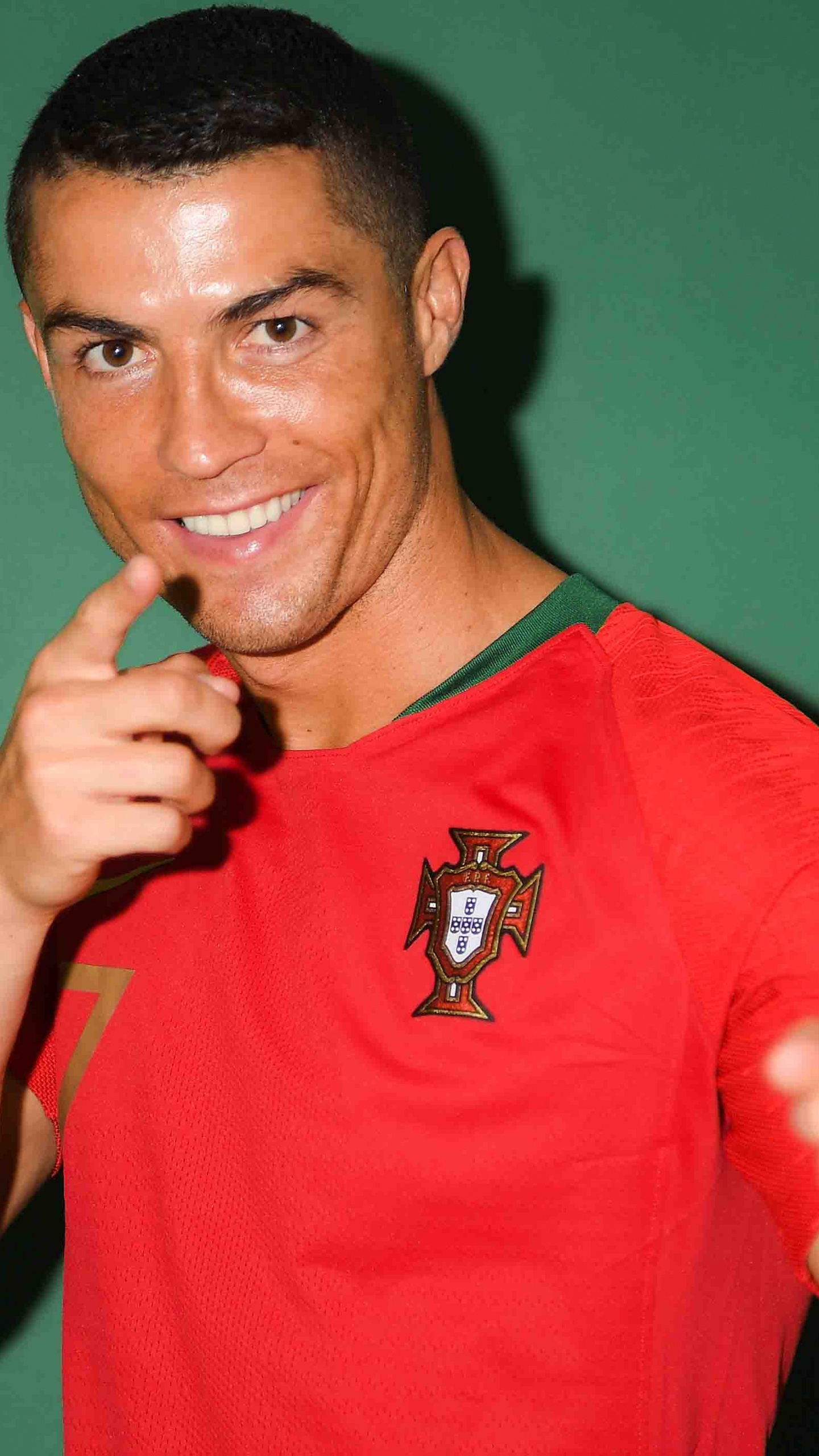 Man in Red Polo Shirt. Wallpaper in 1440x2560 Resolution