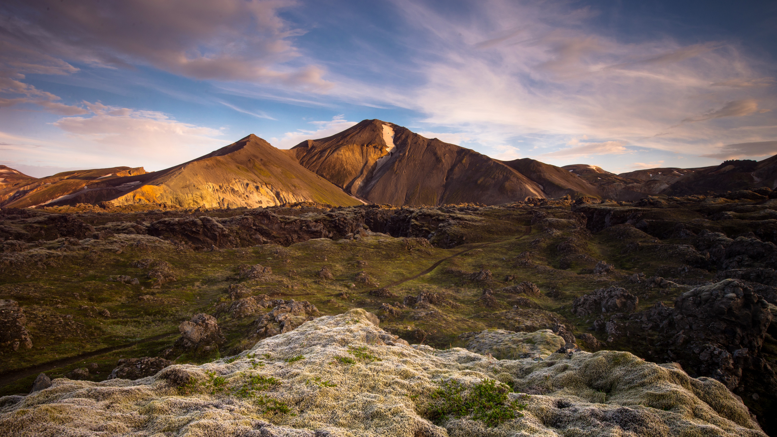 Brown Mountain Under White Clouds During Daytime. Wallpaper in 2560x1440 Resolution