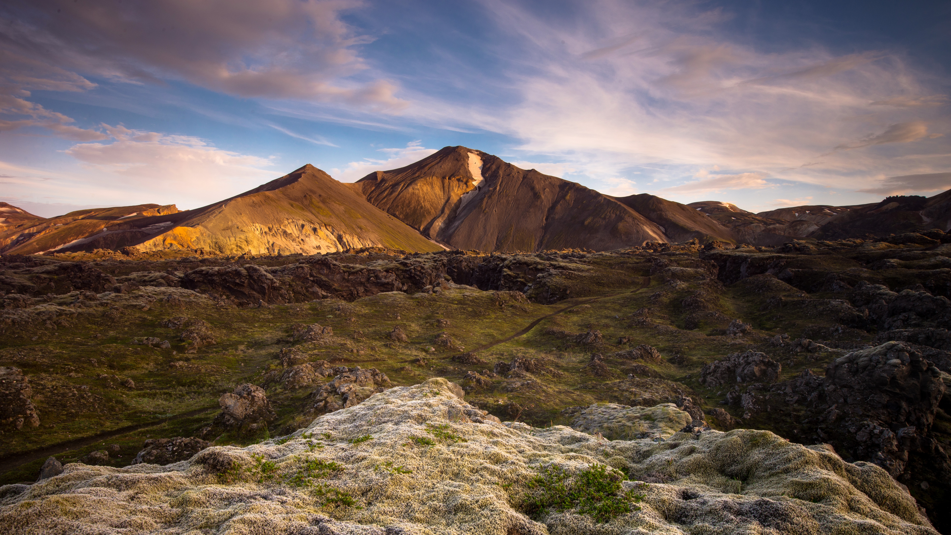 Brown Mountain Under White Clouds During Daytime. Wallpaper in 3840x2160 Resolution