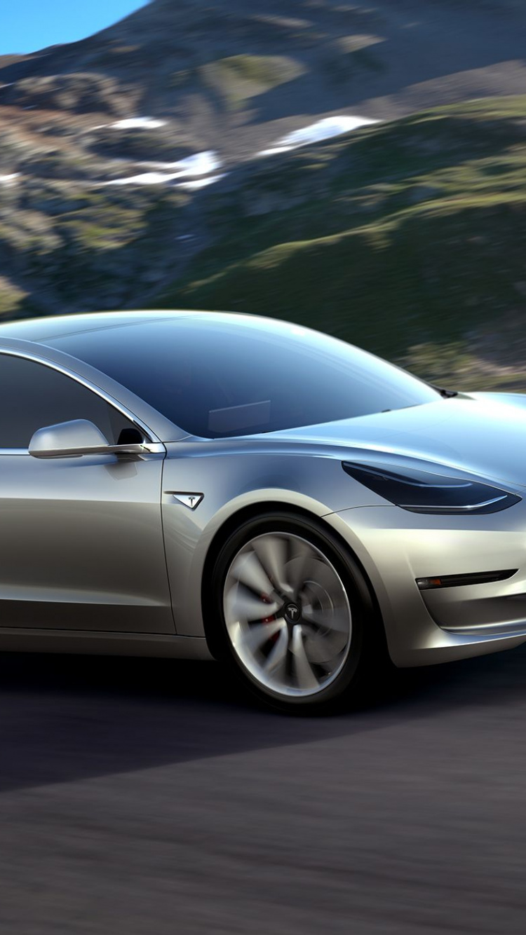 Silbernes Mercedes Benz Coupé Tagsüber Unterwegsup. Wallpaper in 750x1334 Resolution