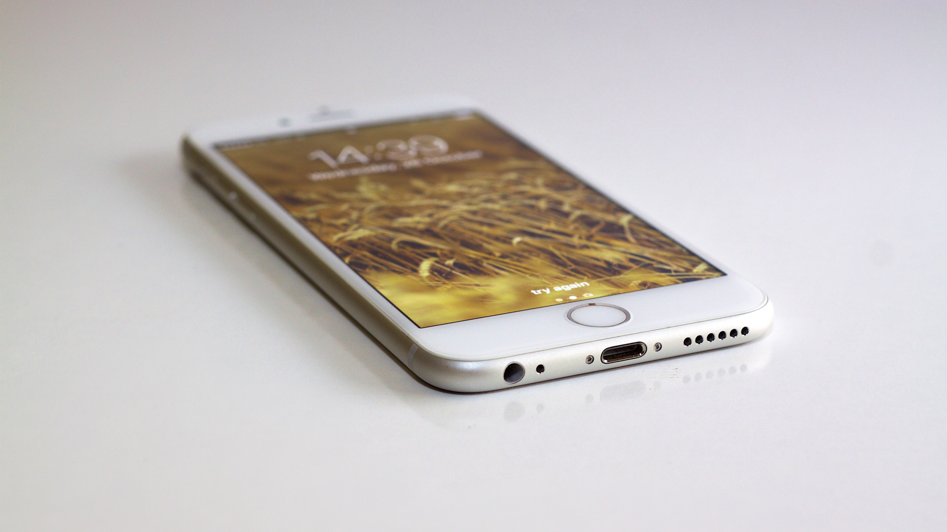 or Iphone 6 Sur Tableau Blanc. Wallpaper in 1920x1080 Resolution