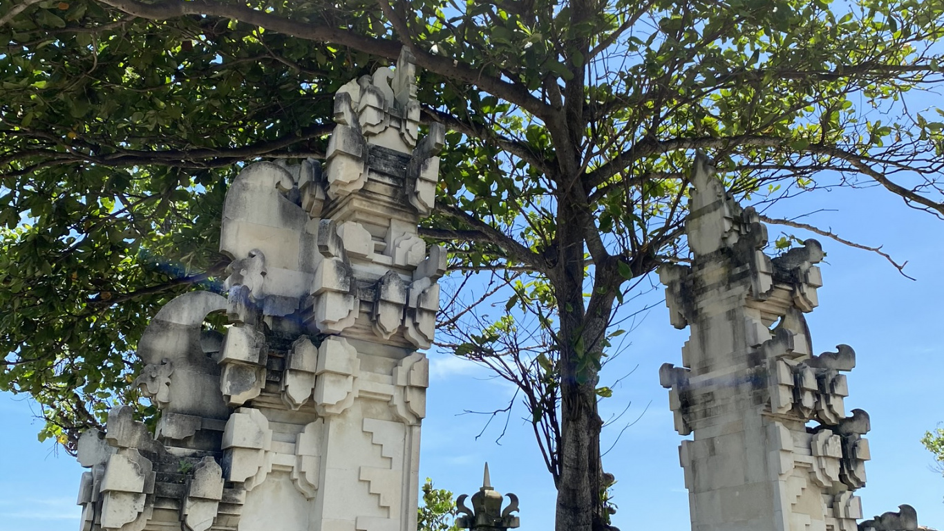 Indonésie, Bali, Statue, Histoire Ancienne, Plantes Ligneuses. Wallpaper in 1366x768 Resolution