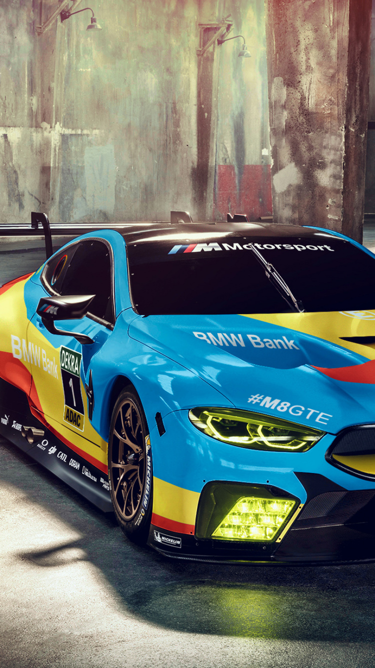 Blau-roter Ferrari-Sportwagen. Wallpaper in 750x1334 Resolution