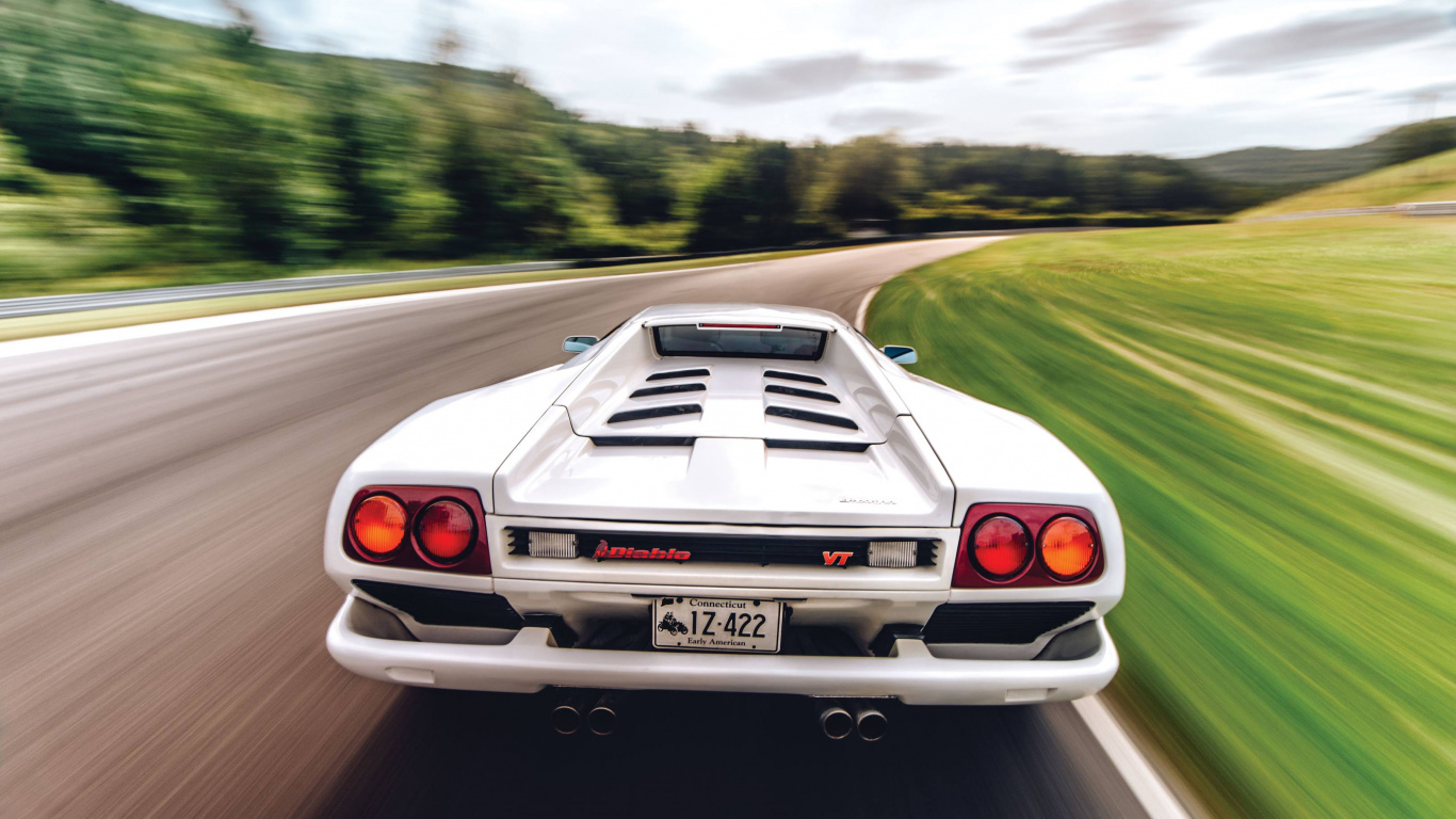 White Bmw m 3 on Road During Daytime. Wallpaper in 1366x768 Resolution