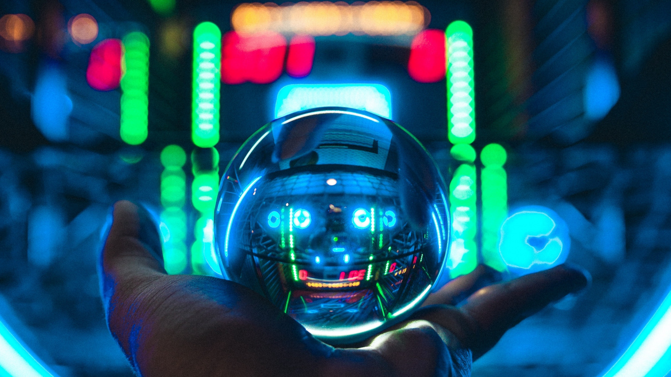 Hand, Automotive Lighting, Licht, Purpur, Unterhaltung. Wallpaper in 1366x768 Resolution