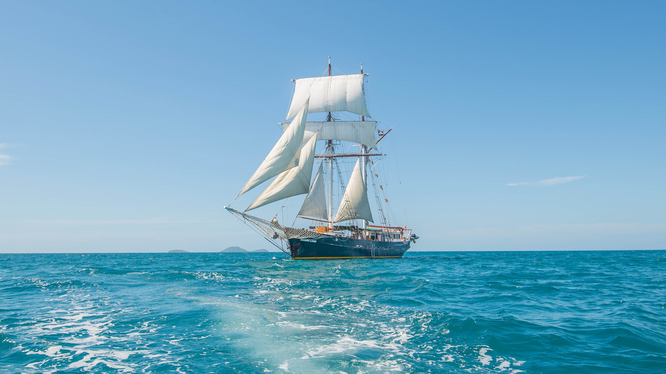 Brown and White Sail Boat on Sea During Daytime. Wallpaper in 2560x1440 Resolution