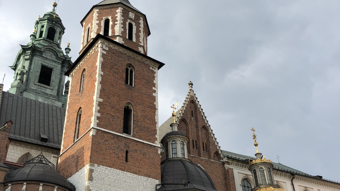 Wawel Cathedral, Wawel Royal Castle, Rynek Gwny, Cathedral, Architecture. Wallpaper in 1366x768 Resolution