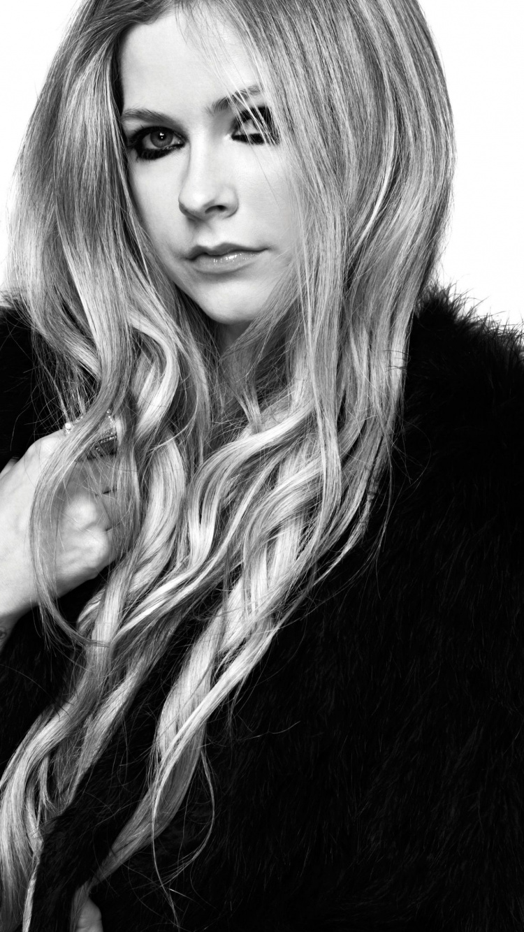 Avril Lavigne, en Blanco y Negro, Ceja, Negro, Las Pestañas. Wallpaper in 750x1334 Resolution