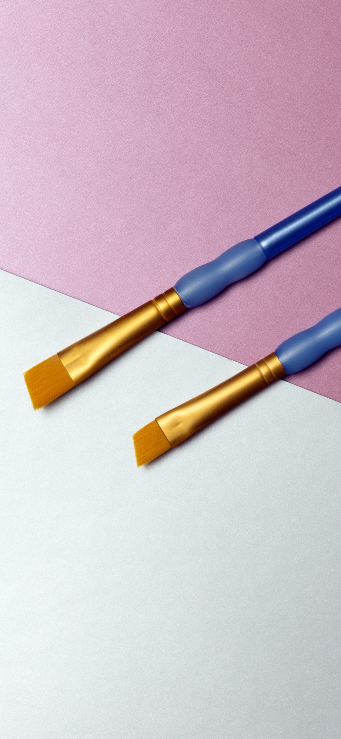 Blaues Und Braunes Holzhandwerkzeug. Wallpaper in 1125x2436 Resolution