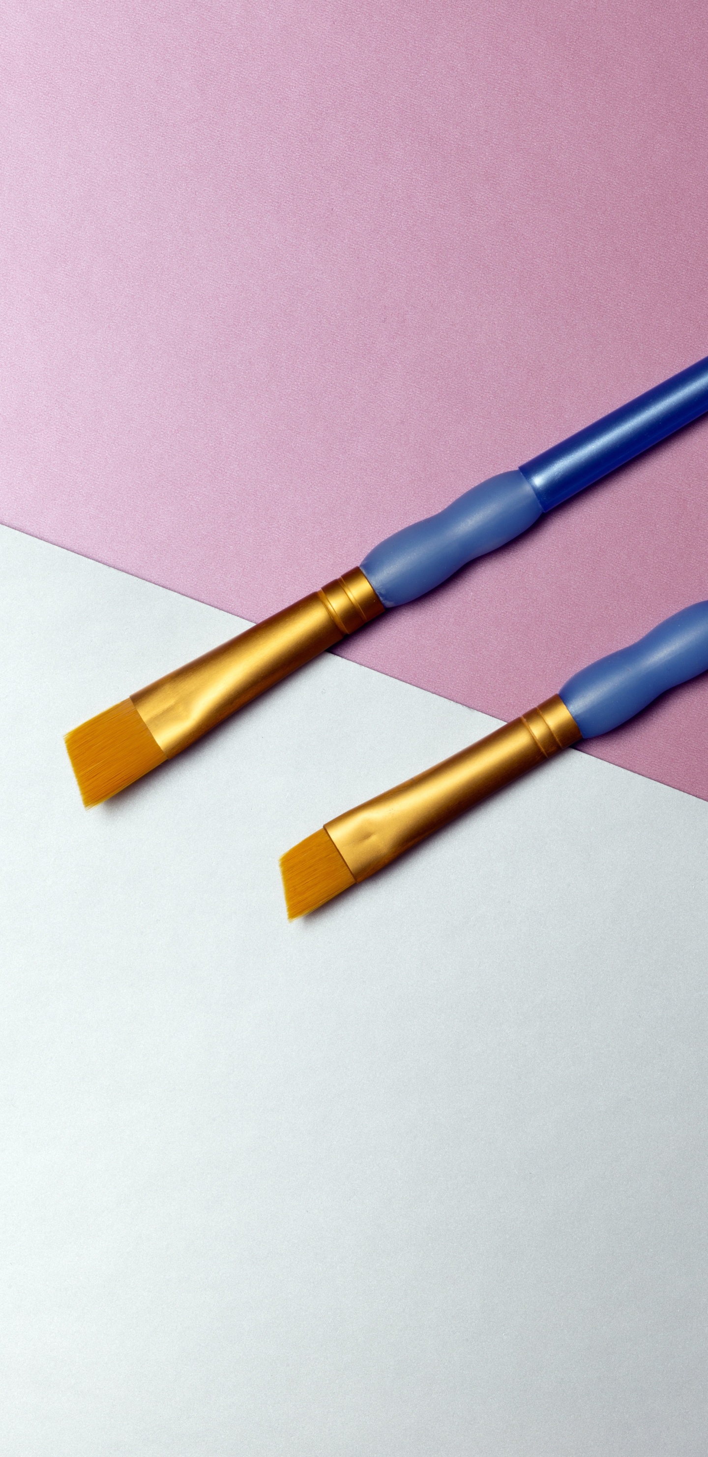 Blaues Und Braunes Holzhandwerkzeug. Wallpaper in 1440x2960 Resolution