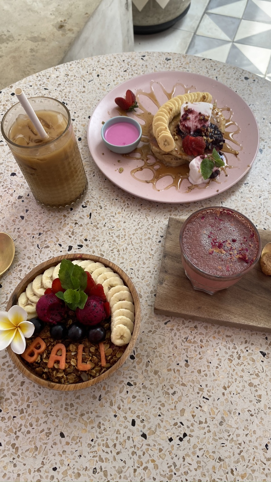 Dessert, Breakfast, Mahlzeit, Tafelgeschirr, Lebensmittel. Wallpaper in 1080x1920 Resolution