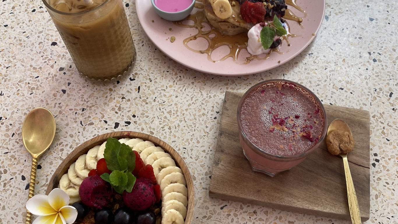 Dessert, Breakfast, Mahlzeit, Tafelgeschirr, Lebensmittel. Wallpaper in 1366x768 Resolution