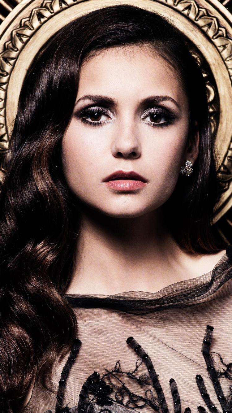Nina Dobrev, The Vampire Diaries, Elena Gilbert, Damon Salvatore, Die Vampirtagebücher - Staffel 4. Wallpaper in 750x1334 Resolution