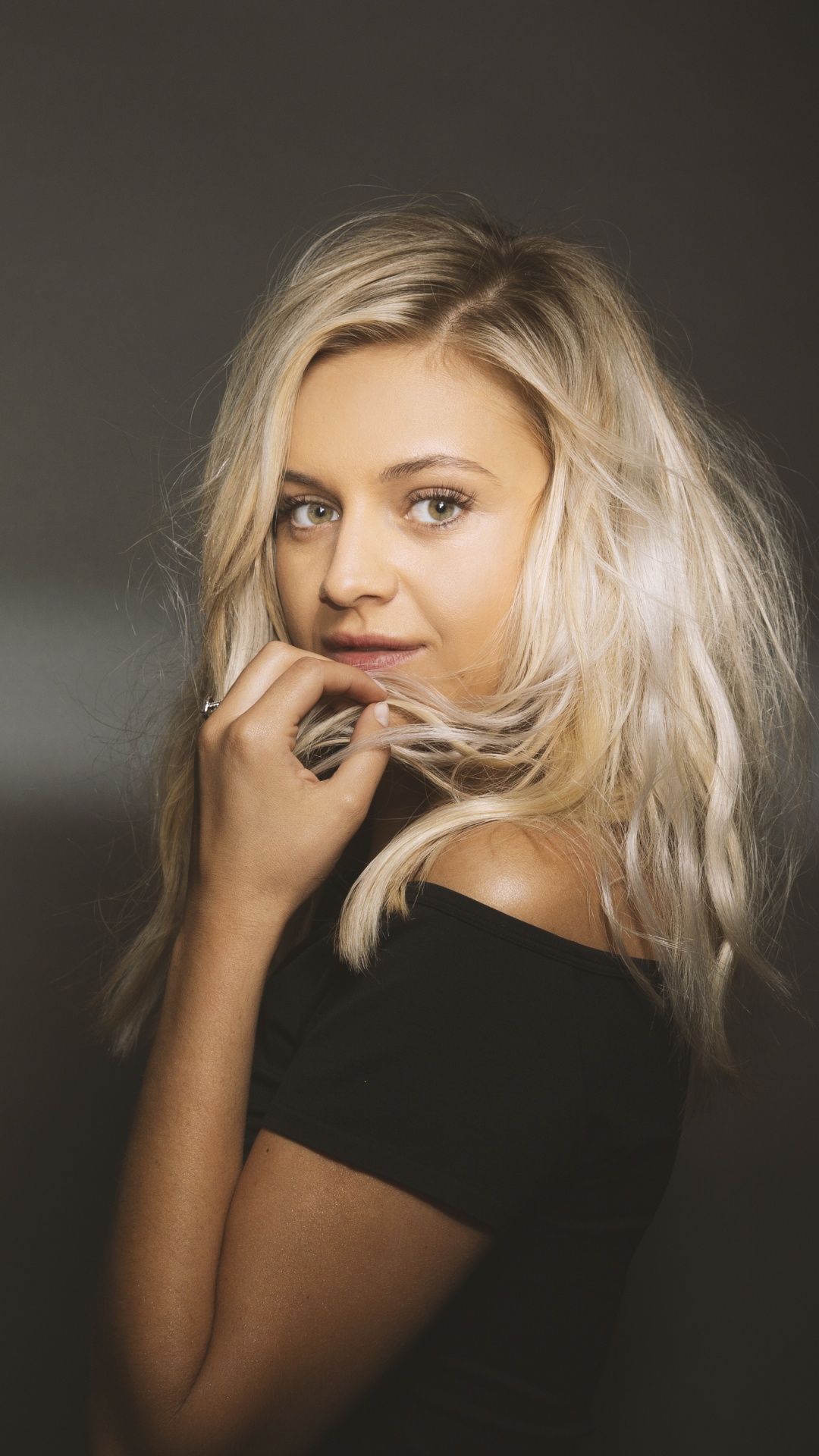 Kelsea Ballerini, Kelsea, Eyelash, Layered Hair, Thigh. Wallpaper in 1080x1920 Resolution