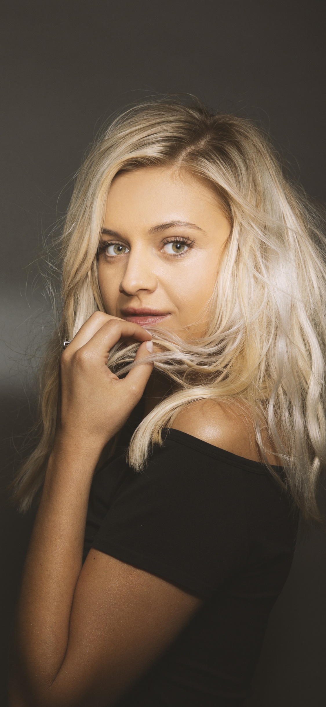 Kelsea Ballerini, Kelsea, Eyelash, Layered Hair, Thigh. Wallpaper in 1125x2436 Resolution