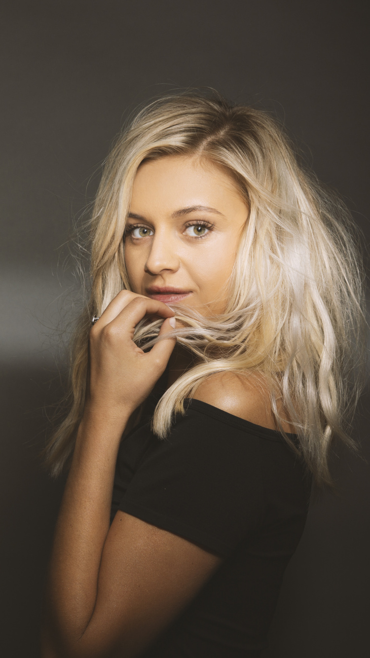 Kelsea Ballerini, Kelsea, Eyelash, Layered Hair, Thigh. Wallpaper in 750x1334 Resolution