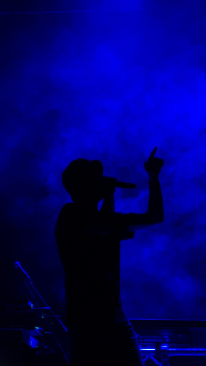 Singer Silhouette, Performance, Blue, Entertainment, Performing Arts. Wallpaper in 720x1280 Resolution