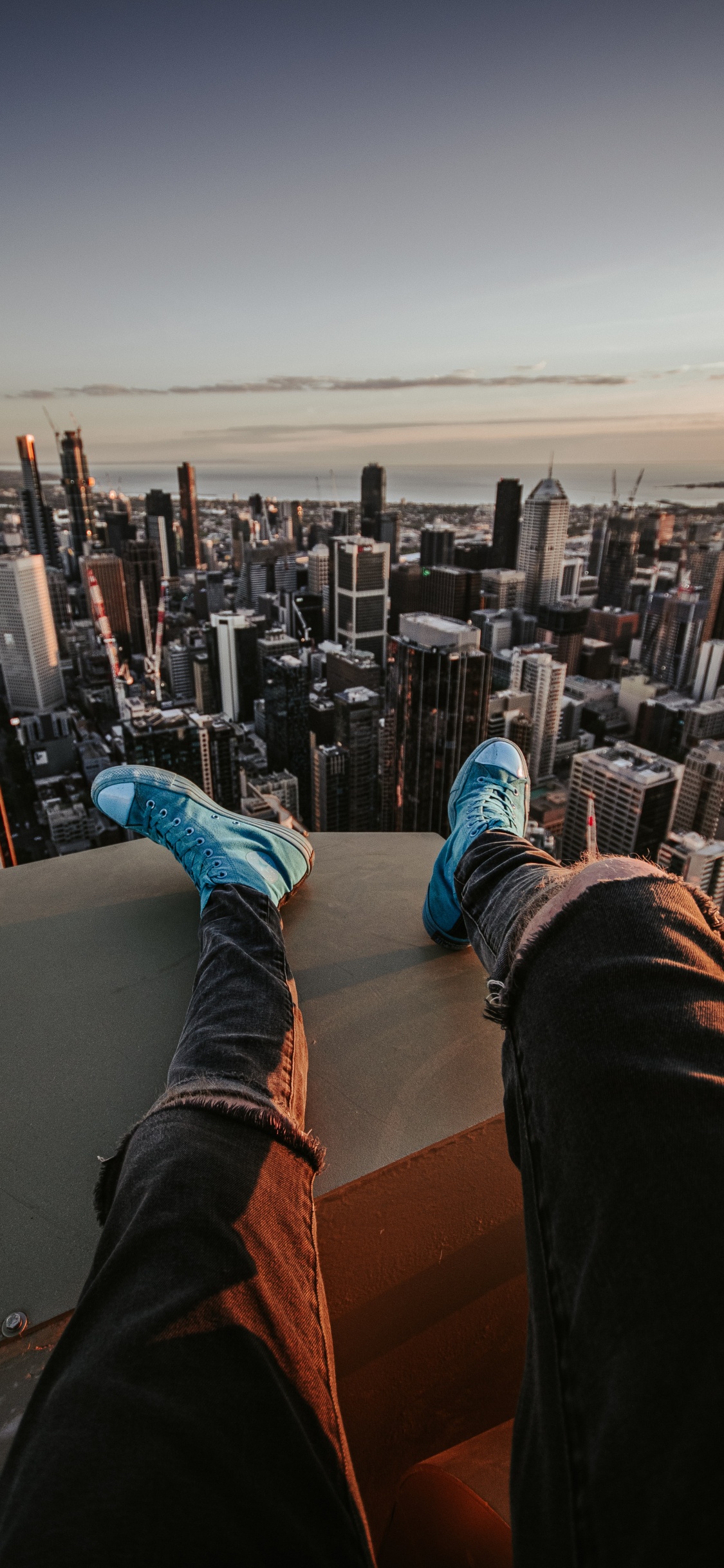 Willis Tower, Dopfunk, Coach, Shoe, Cloud. Wallpaper in 1125x2436 Resolution