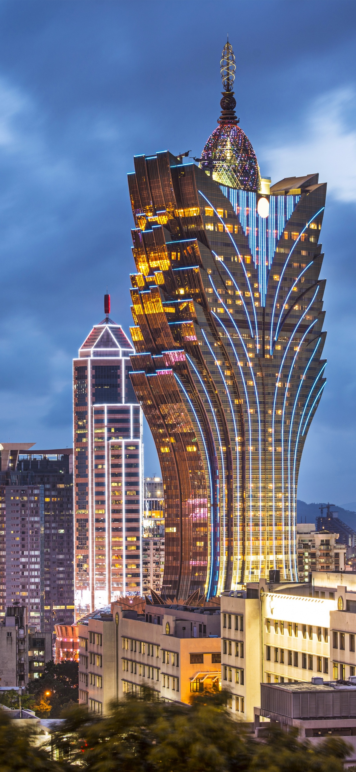 High Rise Building Under Blue Sky During Daytime. Wallpaper in 1242x2688 Resolution