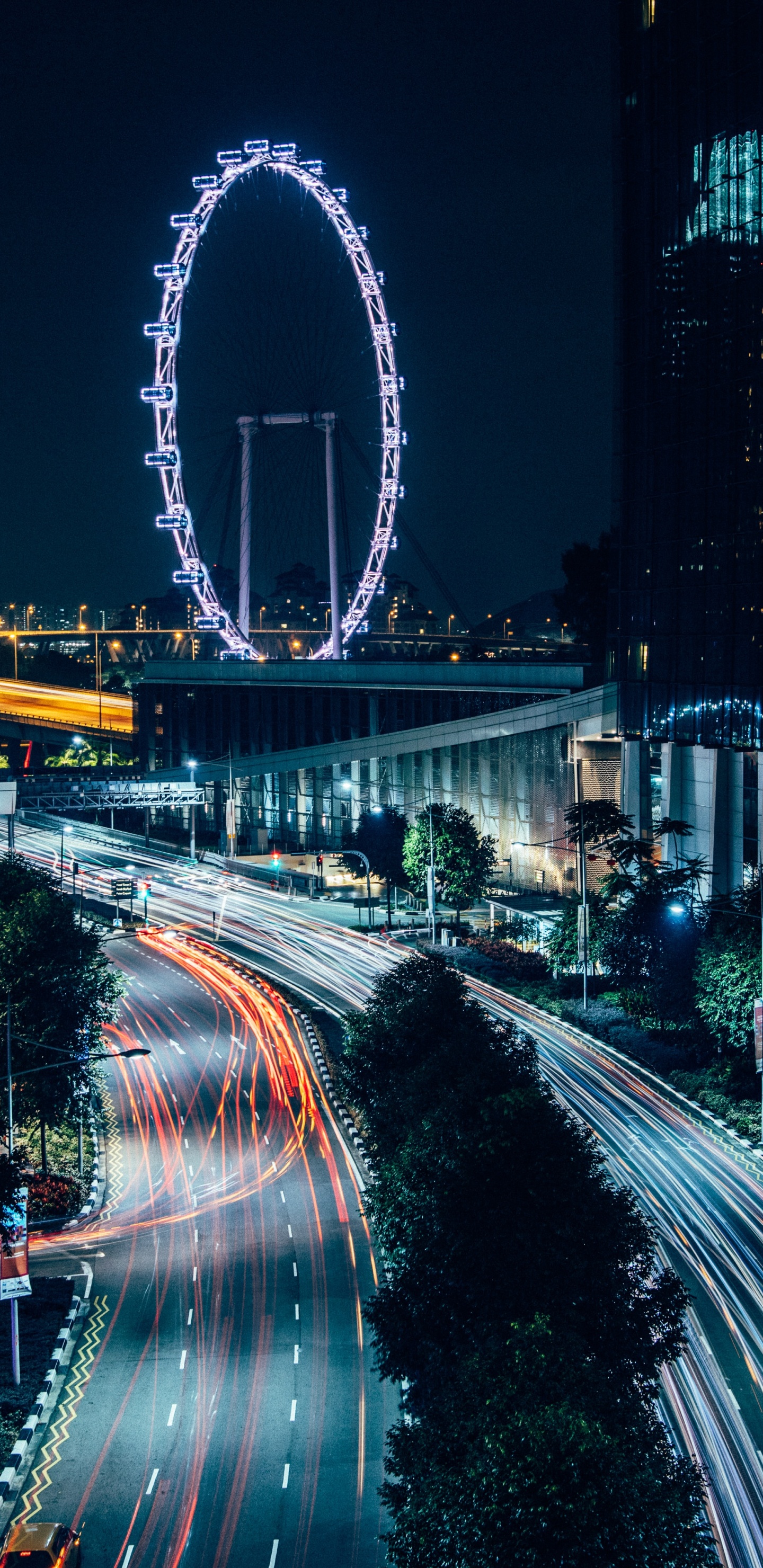 Photographie en Accéléré de Voitures Sur la Route Pendant la Nuit. Wallpaper in 1440x2960 Resolution