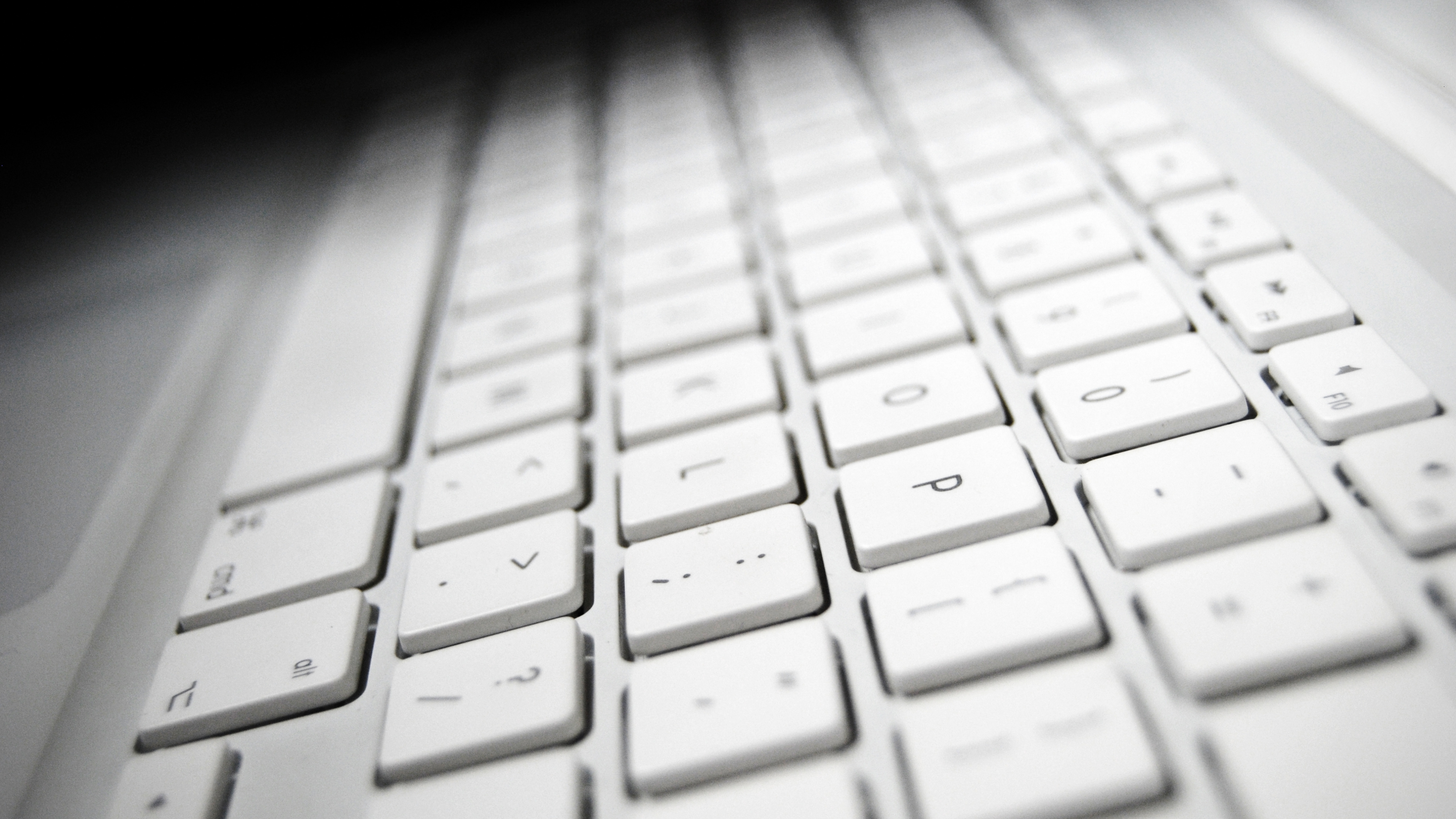 Weiße Und Schwarze Computertastatur. Wallpaper in 3840x2160 Resolution