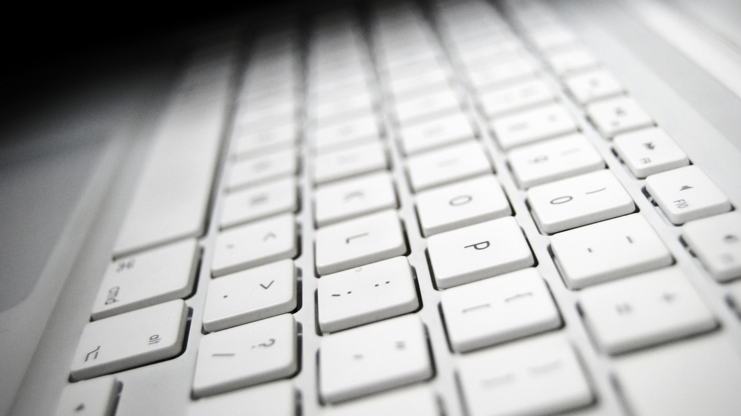 White and Black Computer Keyboard. Wallpaper in 2560x1440 Resolution