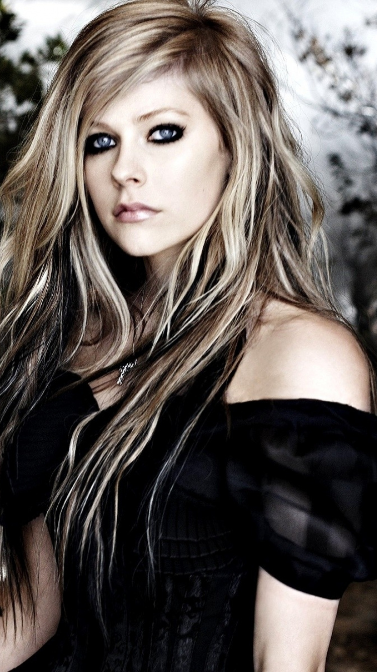 Avril Lavigne, Goodbye Lullaby, Hair, Blond, Beauty. Wallpaper in 750x1334 Resolution