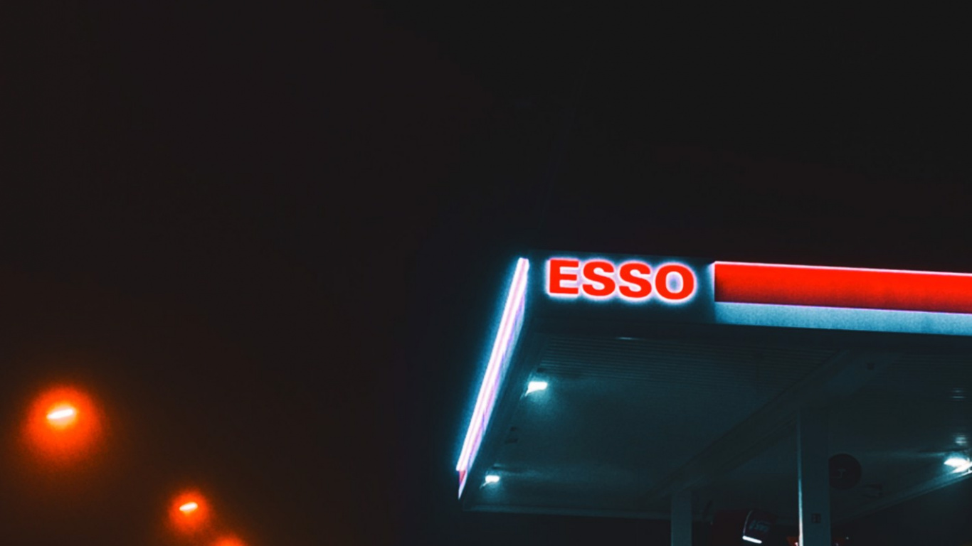 Nuit, ExxonMobil, Société Chevron, Nyse Xom, L'éclairage Automobile. Wallpaper in 1366x768 Resolution