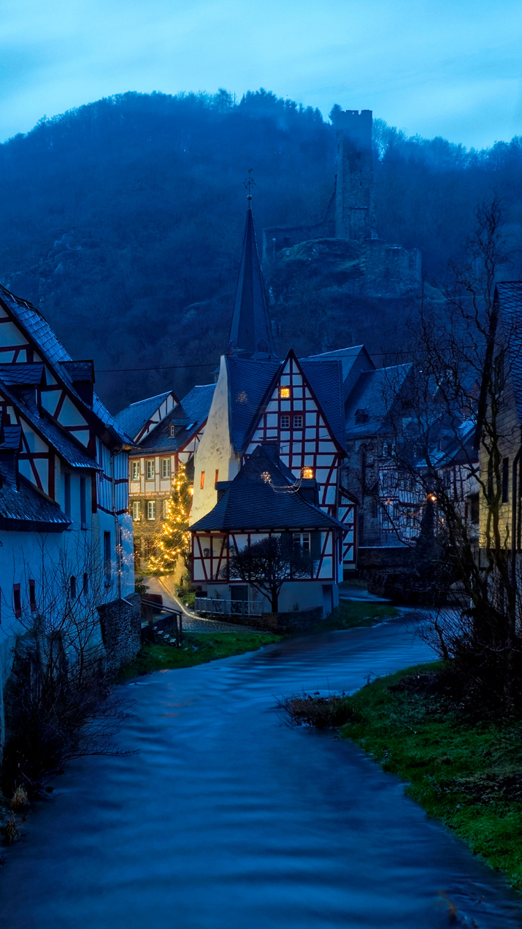 Ver en Monreal, Montreal, Edificio, Montaña, Azul. Wallpaper in 750x1334 Resolution