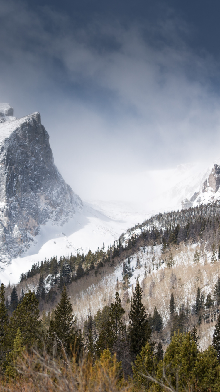Montaña, Pico Hallett, Alpes, Moraine Lake, Naturaleza. Wallpaper in 750x1334 Resolution