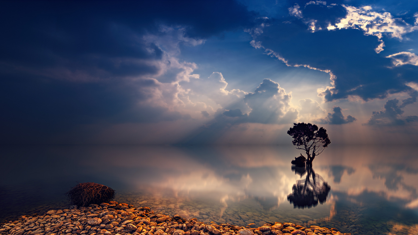 Body of Water Under Cloudy Sky During Daytime. Wallpaper in 1366x768 Resolution