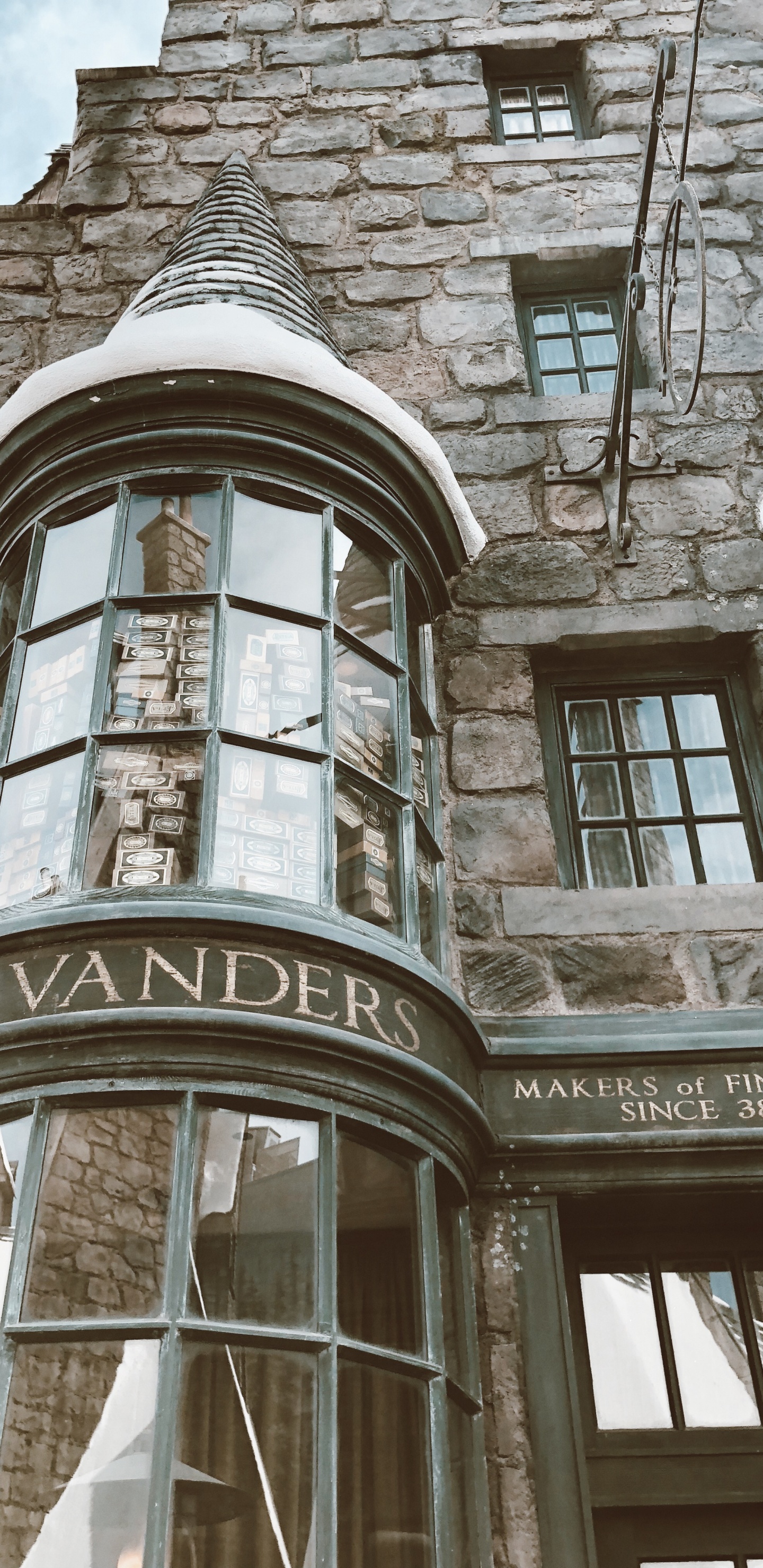 Harry Potter, Diagon Alley, Landmark, Medieval Architecture, Faade. Wallpaper in 1440x2960 Resolution