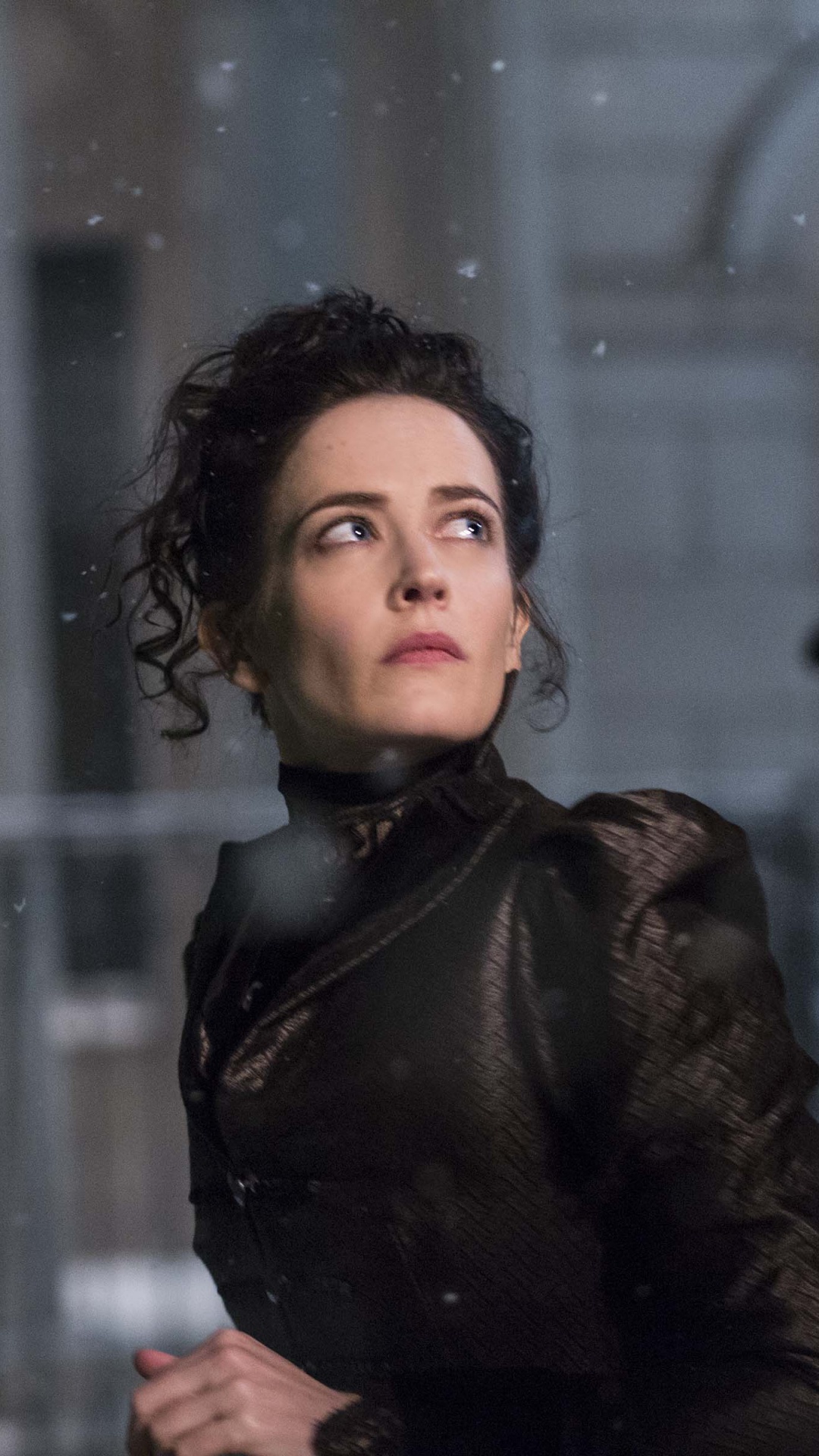 Femme en Blouson de Cuir Noir Debout Devant la Fenêtre en Verre. Wallpaper in 1080x1920 Resolution