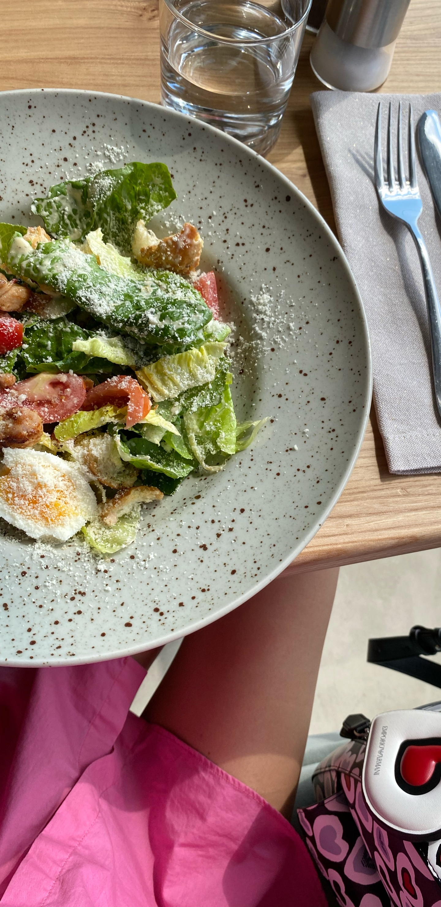 al Dente, Caesar Salad, Italian Cuisine, Leaf Vegetable, Lunch. Wallpaper in 1440x2960 Resolution