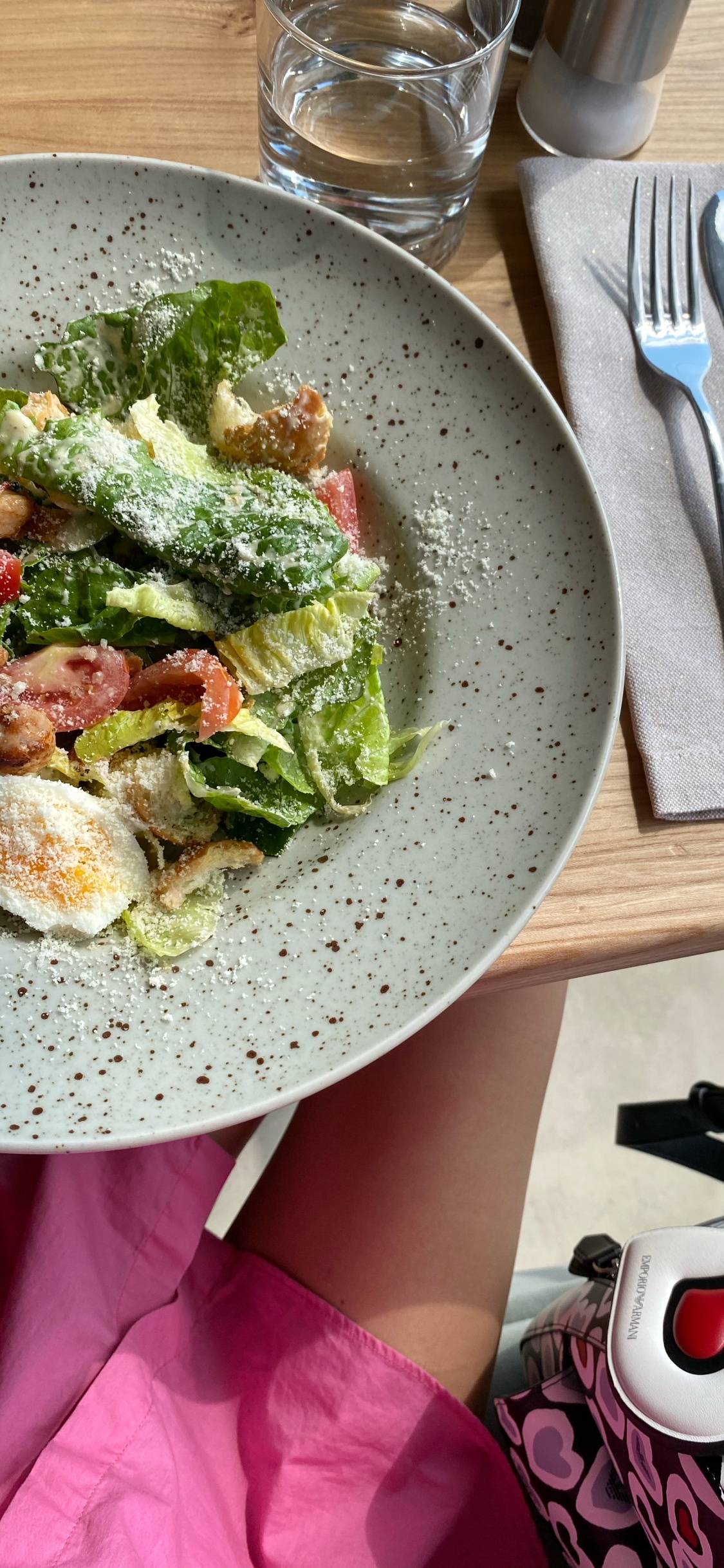 Al Dente, Ensalada César, Cocina Italiana, Hoja Vegetal, Almuerzo. Wallpaper in 1125x2436 Resolution